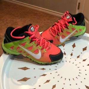 Girls youth nike softball cleats Sz 1Y